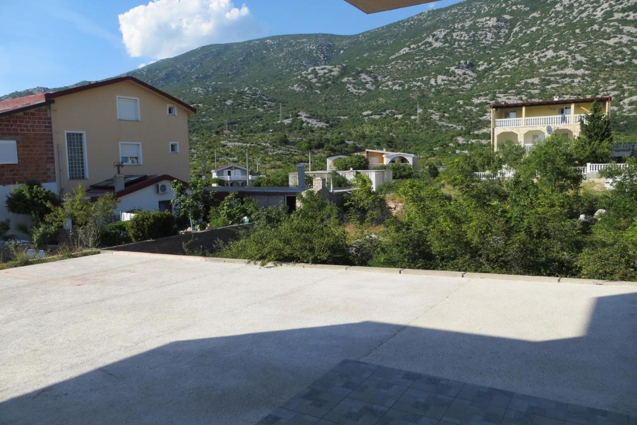 Mungos Apartment Cesarica Exterior photo